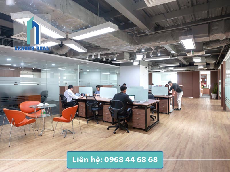 Replus Cách Mạng Tháng Tám