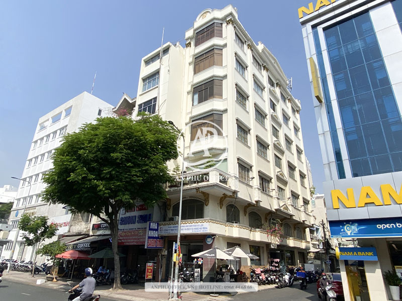 Nam Phương Building