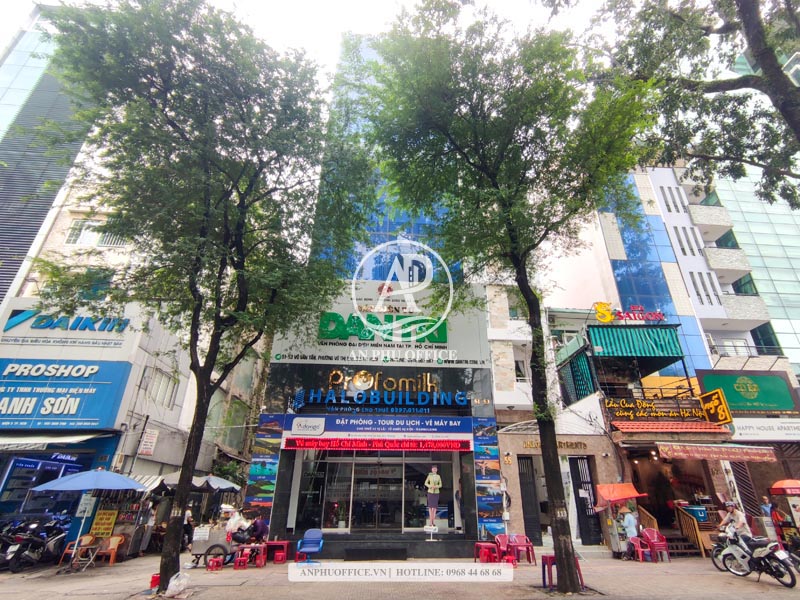 KM Plaza Building
