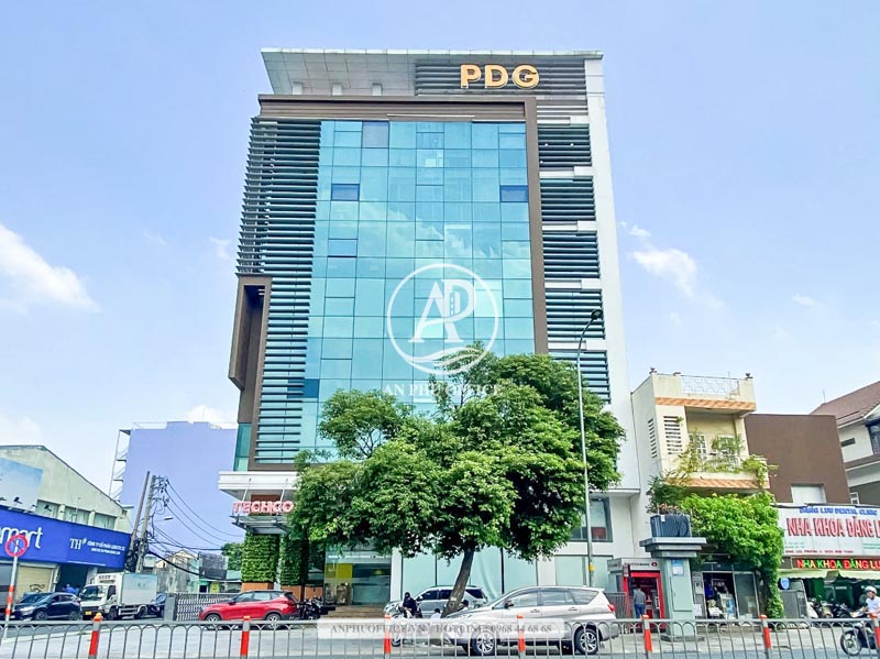 Q Mobile Building